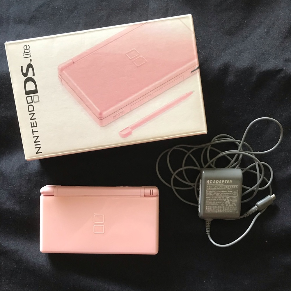 NINTENDO DS Lite, Pink, with charger and Phineas and Ferb game